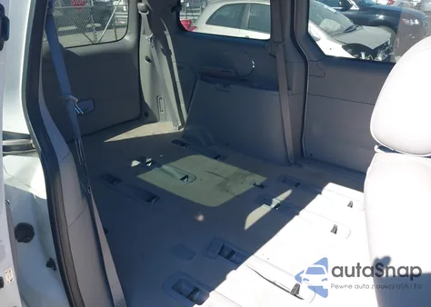 2005 Kia Sedona Ex/Lx from USA, damaged, VIN KNDUP132856747852